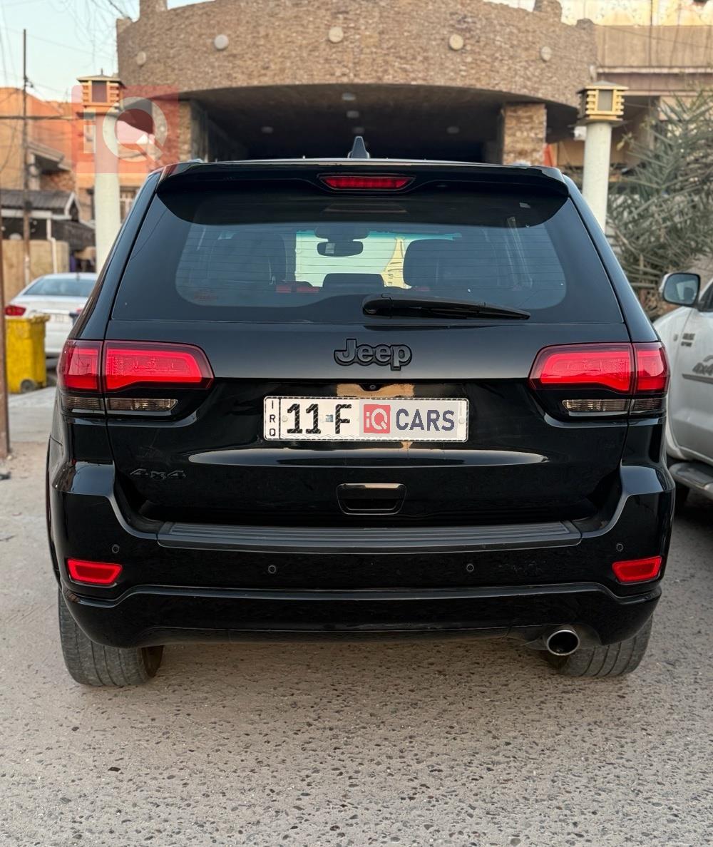 جیپ گراند شیرۆکی